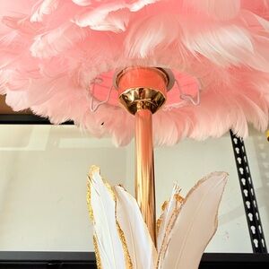 Elegant Pink Feather Table Lamp